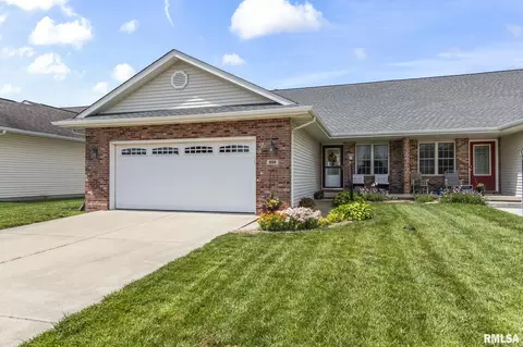 333 Butler Ln, Chatham, IL 62629
