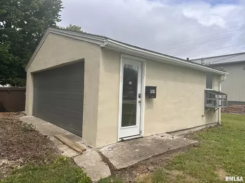 989 N Church St, Jacksonville, IL 62650