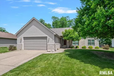 114 Winter Park Dr, Chatham, IL 62629