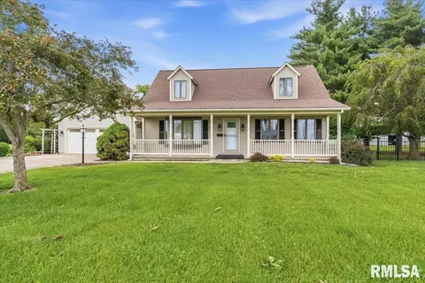 186 W Sherman St, Palmyra, IL 62674