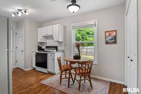 Entry Way - 4105 Mccormick Dr, Springfield, IL 62707 photo 1 of 1