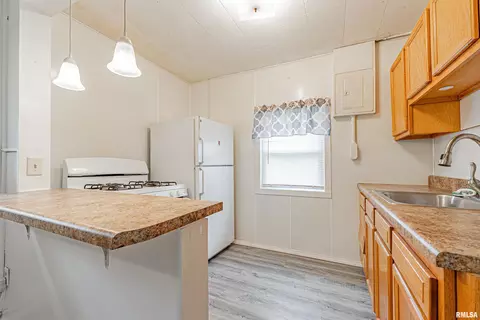 Kitchen - 2219 S 6th St, Springfield, IL 62702 photo 1 of 2