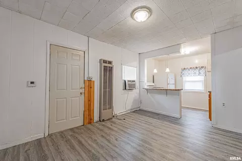 Other - 2219 S 6th St, Springfield, IL 62702 photo 2 of 4