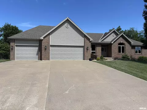 1231 Edinburgh Dr, Quincy, IL 62305