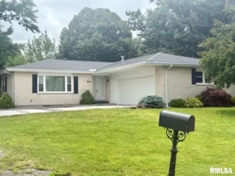 901 Crystal Ct, Liberty, IL 62347
