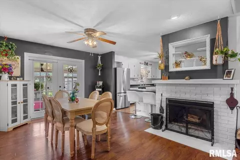 Dining - 31 Twilight Ln, Springfield, IL 62712 photo 1 of 3