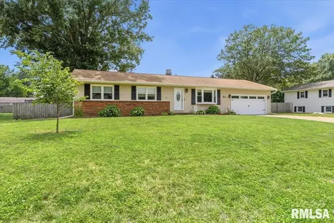 Exterior - 31 Twilight Ln, Springfield, IL 62712 photo 3 of 17