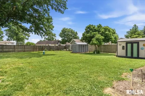 Exterior - 31 Twilight Ln, Springfield, IL 62712 photo 11 of 17