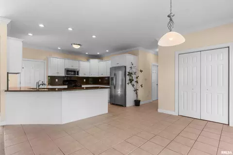 Kitchen - 2709 Kipling Dr, Springfield, IL 62711 photo 1 of 4