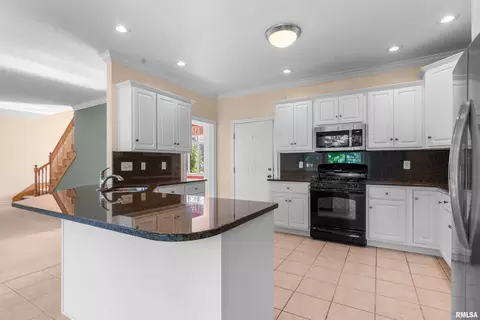 Kitchen - 2709 Kipling Dr, Springfield, IL 62711 photo 2 of 4
