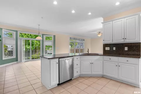 Kitchen - 2709 Kipling Dr, Springfield, IL 62711 photo 4 of 4