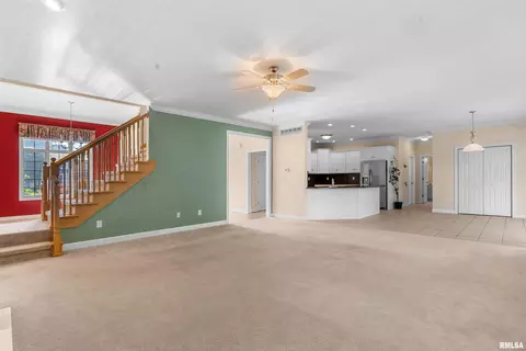 Living - 2709 Kipling Dr, Springfield, IL 62711 photo 2 of 5