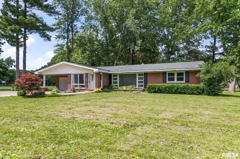 117 E Brown St, Divernon, IL 62530