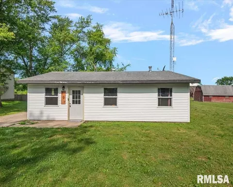 207 Brenda Ln, Girard, IL 62640