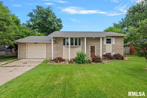 527 E State Route 125, Pleasant Plains, IL 62677