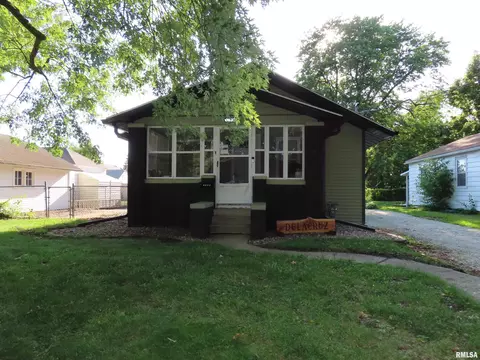 1236 Brown Ave, Galesburg, IL 61401