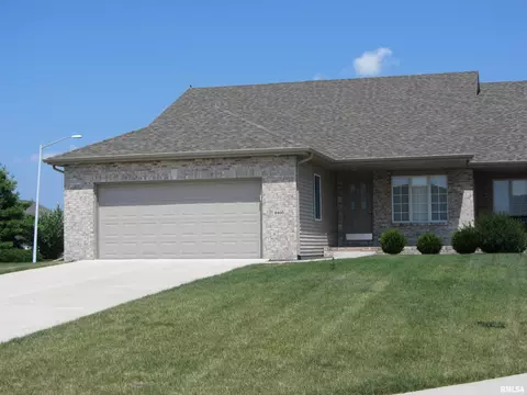 2400 Knoxville Dr, Springfield, IL 62711