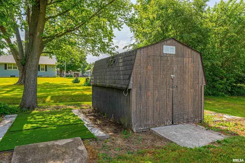 Exterior - 602 E 10th St, Delavan, IL 61734 photo 5 of 5
