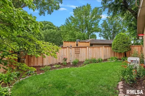 Exterior - 45 Lambert Ln, Springfield, IL 62704 photo 7 of 11