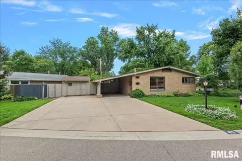 Exterior - 45 Lambert Ln, Springfield, IL 62704 photo 2 of 11