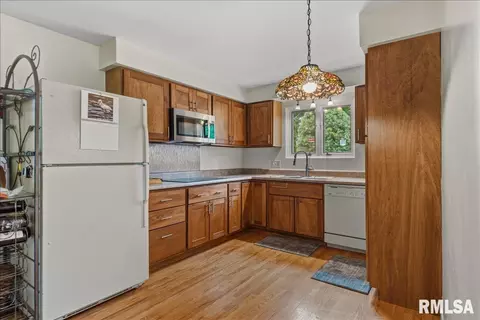 Kitchen - 45 Lambert Ln, Springfield, IL 62704 photo 1 of 2