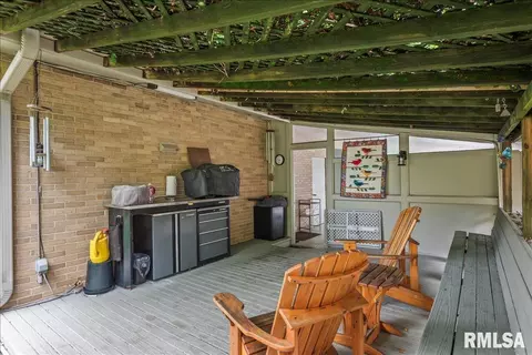 Exterior - 45 Lambert Ln, Springfield, IL 62704 photo 6 of 11