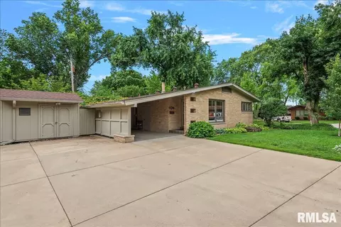 Exterior - 45 Lambert Ln, Springfield, IL 62704 photo 1 of 11