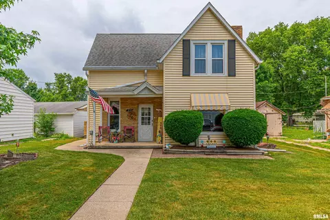 313 S Warren St, Tremont, IL 61568