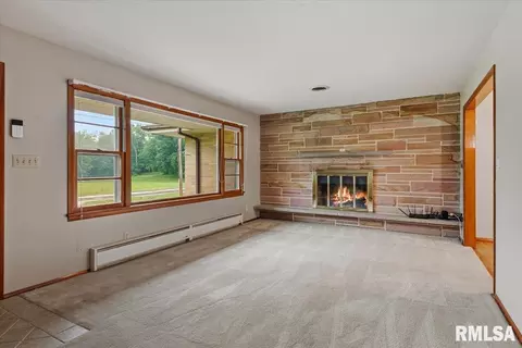 Living - 1848 E Lake Shore Dr, Springfield, IL 62712 photo 2 of 4
