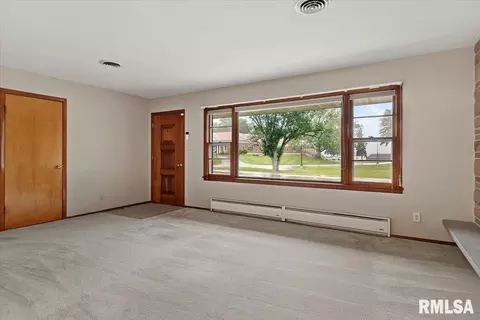 Living - 1848 E Lake Shore Dr, Springfield, IL 62712 photo 3 of 4