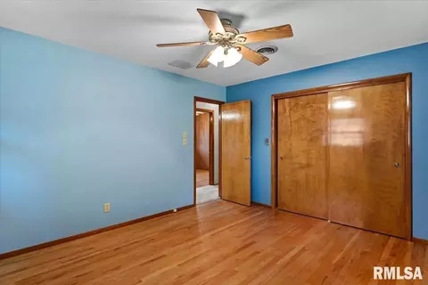 Bedroom - 1848 E Lake Shore Dr, Springfield, IL 62712 photo 2 of 6