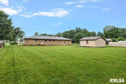 Exterior - 1848 E Lake Shore Dr, Springfield, IL 62712 photo 3 of 8