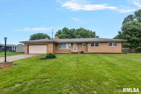 1848 E Lake Shore Dr, Springfield, IL 62712