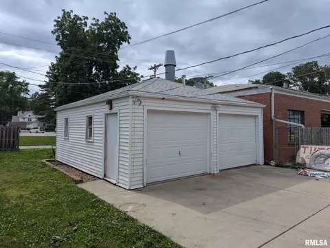 Exterior - 1531 N 9th St, Springfield, IL 62702 photo 2 of 2