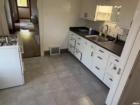 Kitchen - 1531 N 9th St, Springfield, IL 62702 photo 1 of 1
