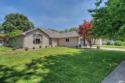 419 N Logan St, Lincoln, IL 62656