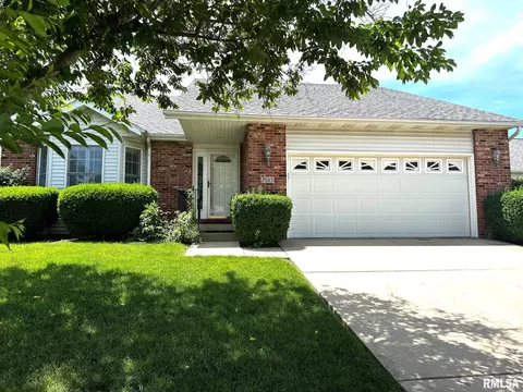 7023 Piper Glen Dr, Springfield, IL 62711