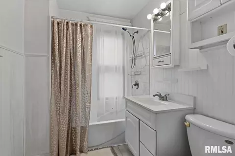 Bath - 1517 State St, Springfield, IL 62704 photo 2 of 2
