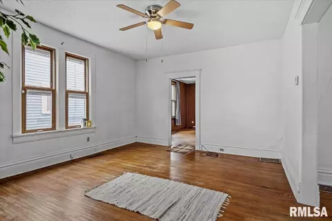 Living - 1517 State St, Springfield, IL 62704 photo 1 of 6