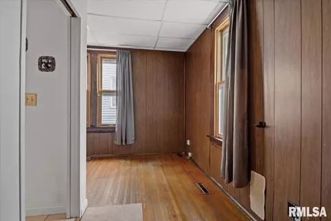 Entry Way - 1517 State St, Springfield, IL 62704 photo 3 of 4
