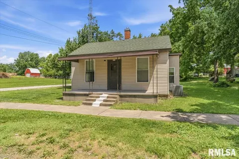 301 E Main St, Pleasant Plains, IL 62677