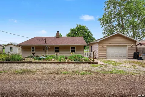 11375 Maple Island Rd, Manito, IL 61546