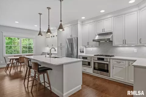 Kitchen - 4248 Osage Rd, Springfield, IL 62711 photo 3 of 4