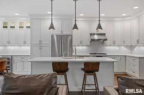 Kitchen - 4248 Osage Rd, Springfield, IL 62711 photo 2 of 4