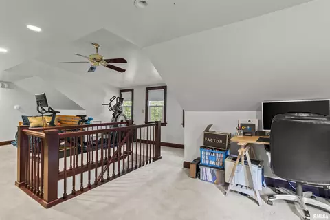 Entry Way - 1957 Outer Park Dr, Springfield, IL 62704 photo 6 of 6