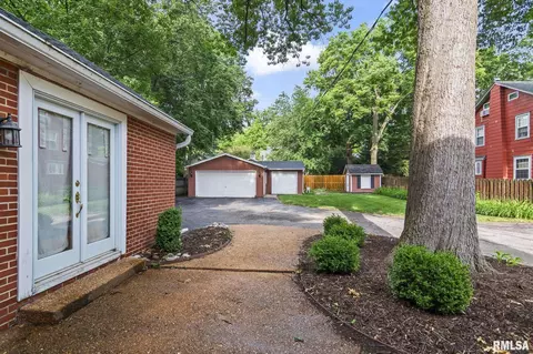 Exterior - 1957 Outer Park Dr, Springfield, IL 62704 photo 4 of 10