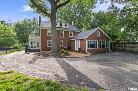 Exterior - 1957 Outer Park Dr, Springfield, IL 62704 photo 5 of 10