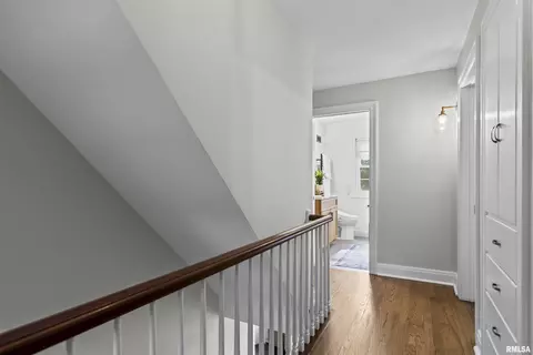 Entry Way - 1957 Outer Park Dr, Springfield, IL 62704 photo 5 of 6