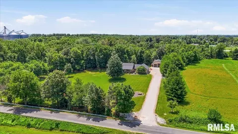 3880 Moose Cry Rd, Auburn, IL 62615