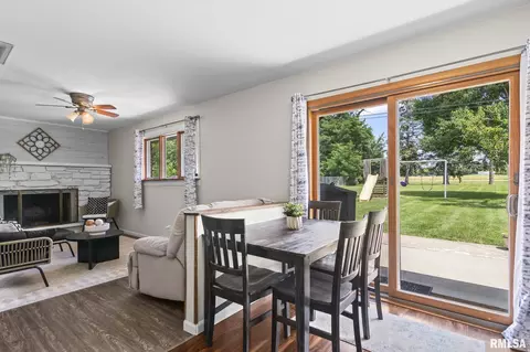 Dining - 29 Birch Dr, Chatham, IL 62629 photo 1 of 2